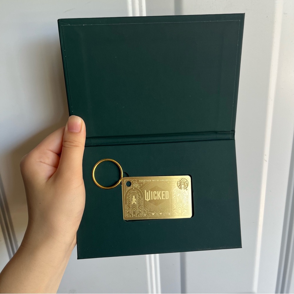 Wicked x Starbucks Limited Edition Metal Giftcard Keychain! - Picture 3 of 4
